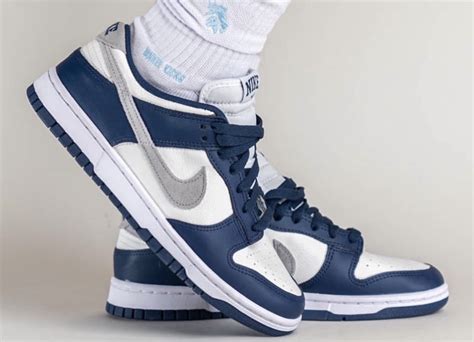 nike navy blue dunks